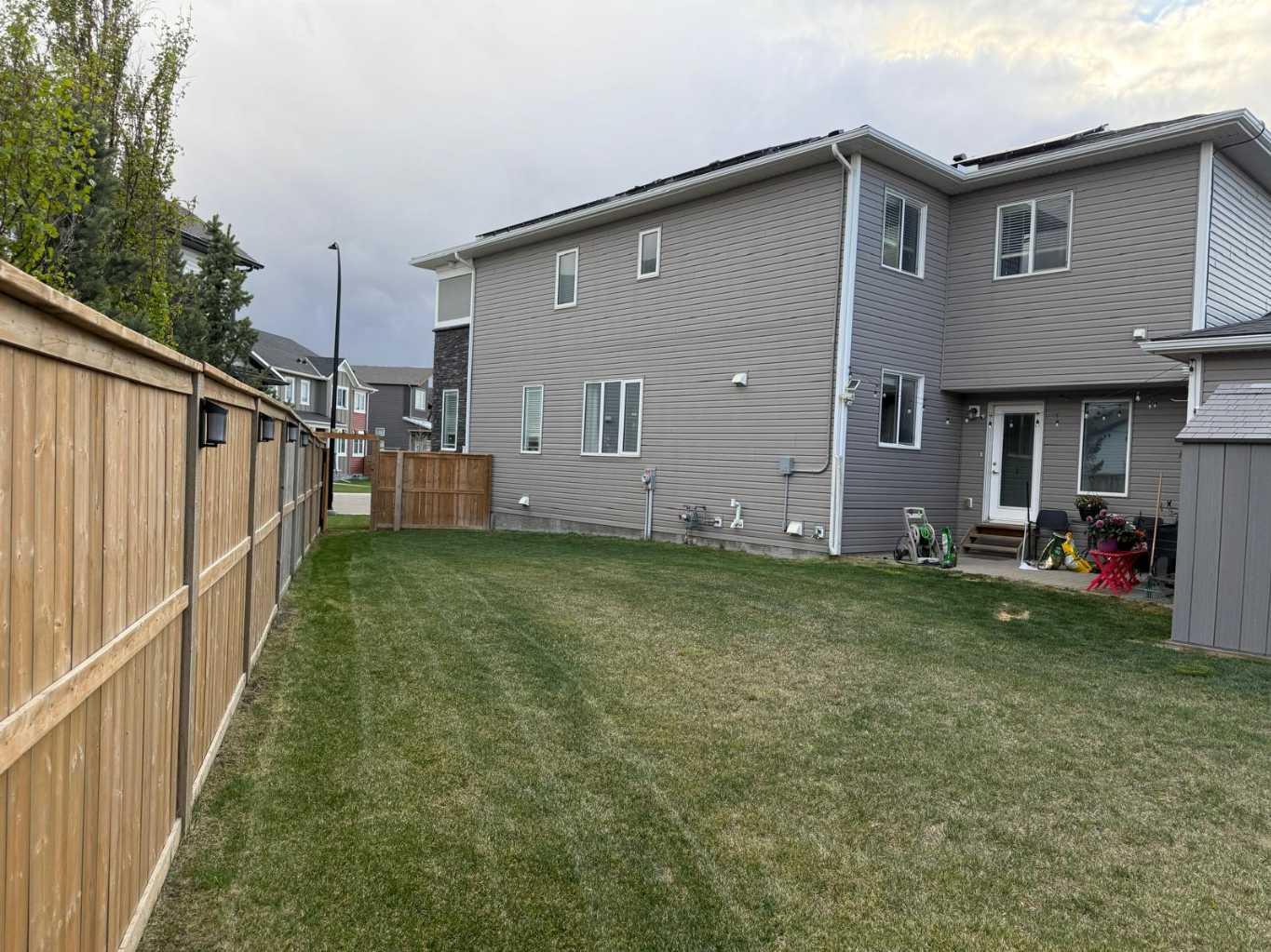 295 Carrington Circle NW