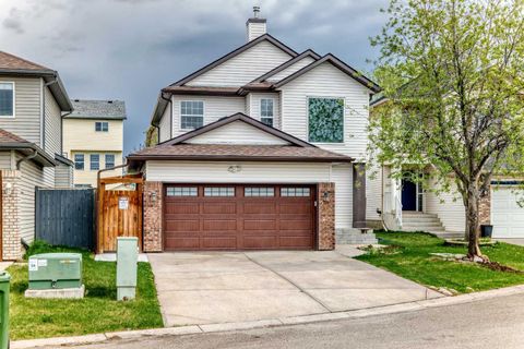 Photo of 262 Coventry Court NE, Calgary, AB T3K 5E8 (MLS # A2311590)