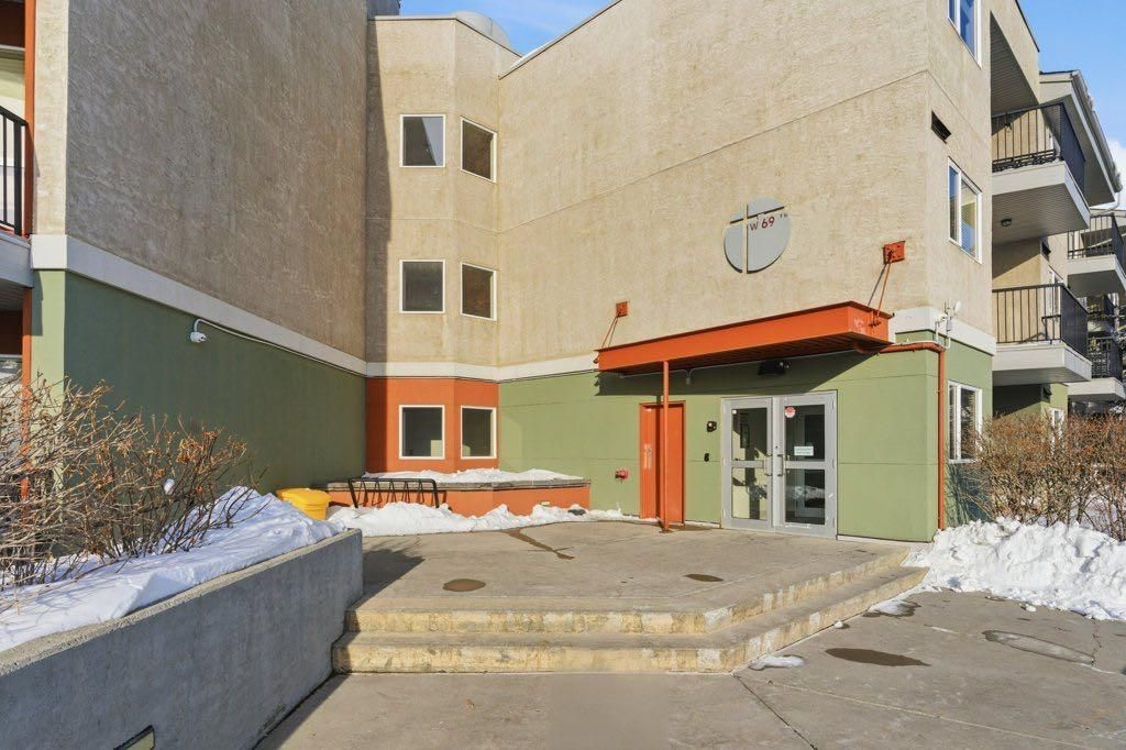 Photo of 69 Springborough Court SW #210, Calgary, AB T3H 5V5 (MLS # A2314275)