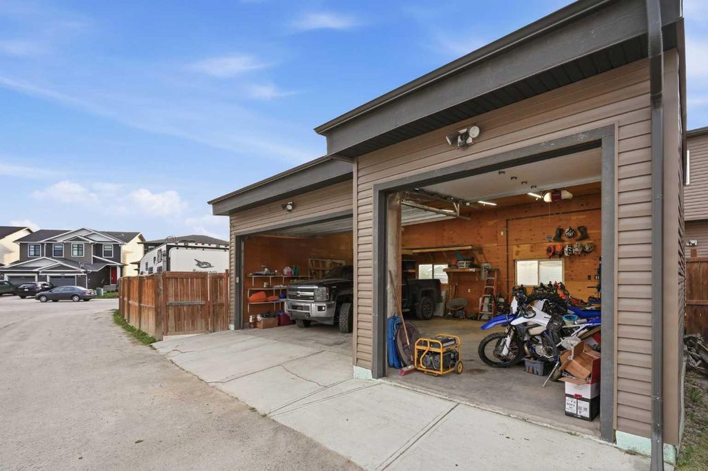 Photo of 1071 Seton Circle SE, Calgary, AB T3M 2V9 (MLS # A2327761)