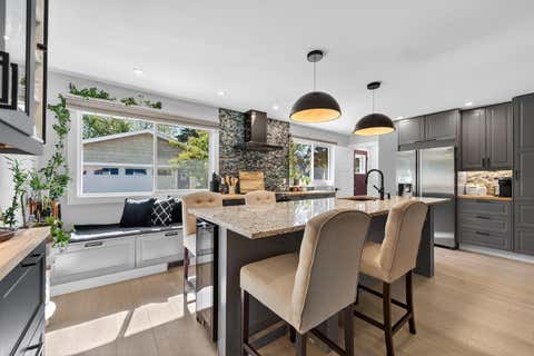 Photo of 10020 Oakfield Drive SW, Calgary, AB T2V 4B4 (MLS # A2319144)