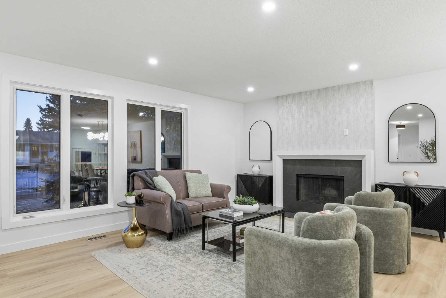 4904 Valiant Drive NW