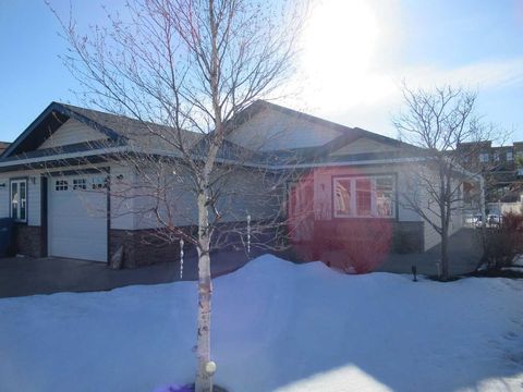 623 6 Avenue SW Sundre AB T0M 1X0