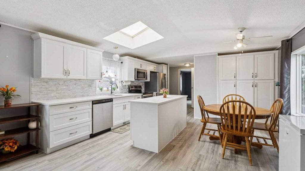 Photo of 848 Madison Drive, Irricana, AB T0M 1B0 (MLS # A2349205)