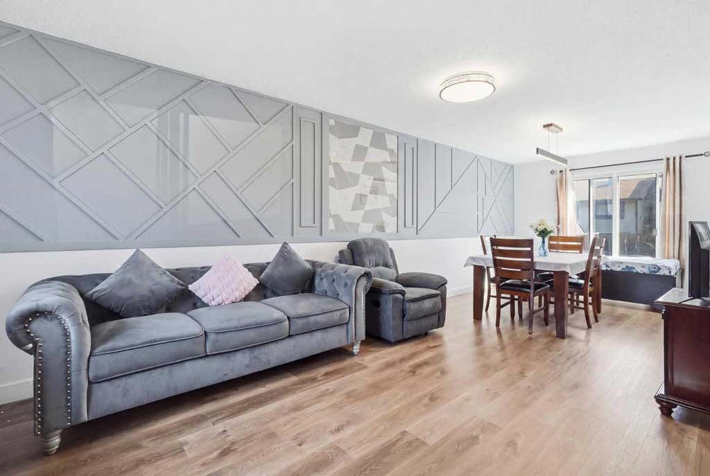 Photo of 40 Pinecliff Close, Calgary, AB T1Y 4N5 (MLS # A2340358)