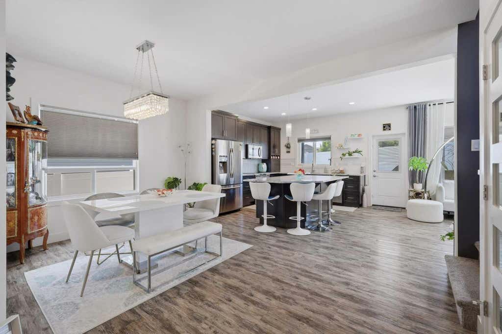 Photo of 44 Cole Way, Sylvan Lake, AB T4S 0L5 (MLS # A2324468)