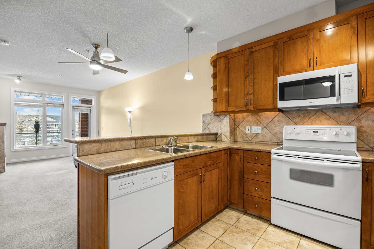 14 Hemlock Crescent SW 6309