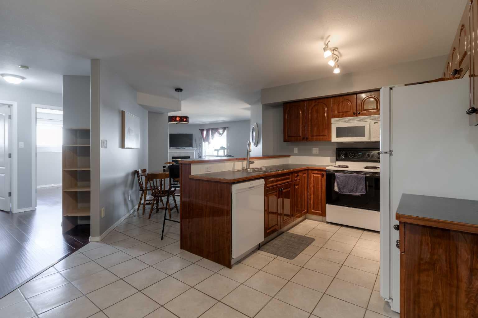 23 Chilcotin Lane W 213
