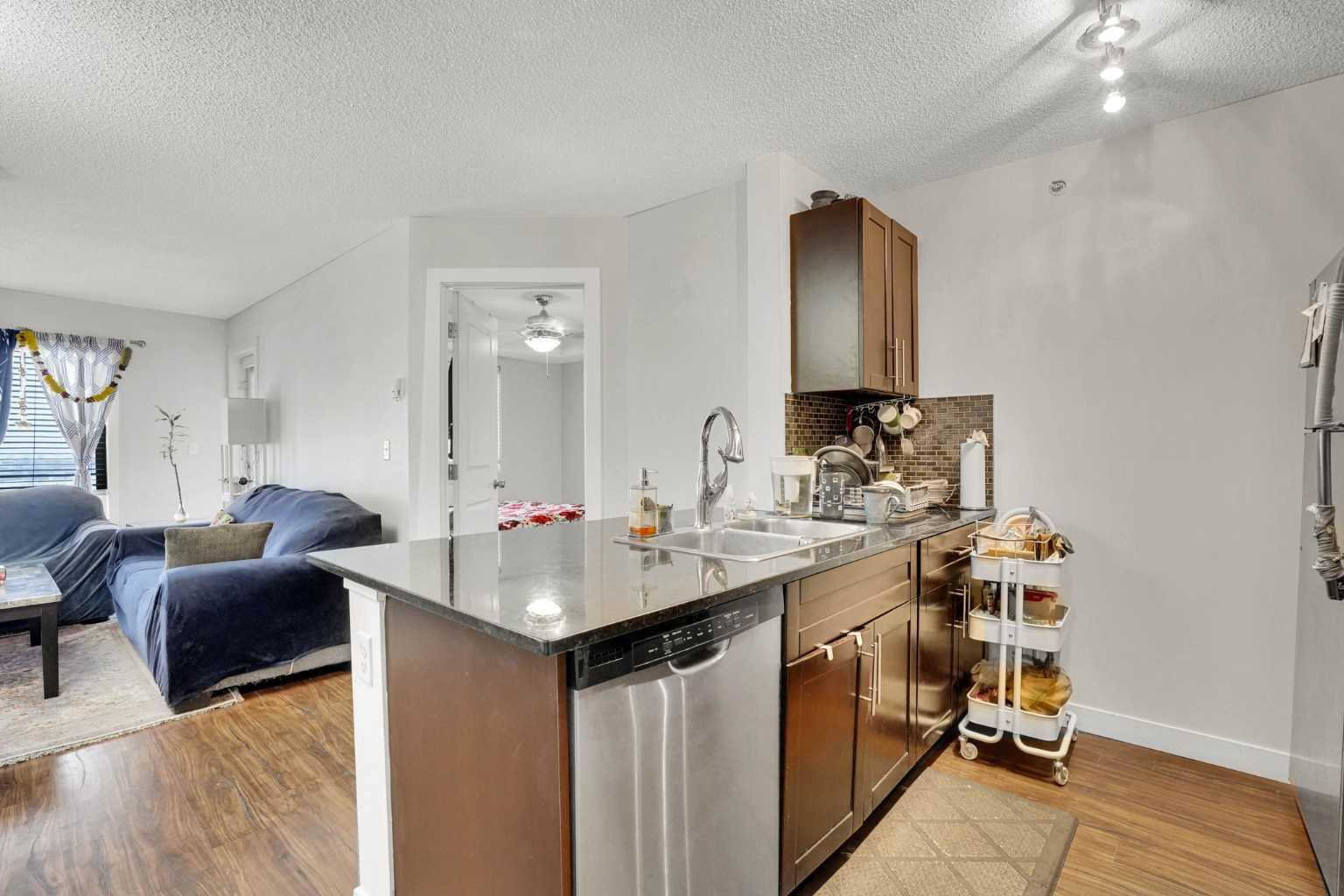 15 Saddlestone Way NE 411