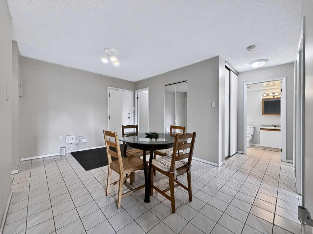 Photo of 718 12 Avenue SW #704, Calgary, AB T2R 0H7 (MLS # A2344671)