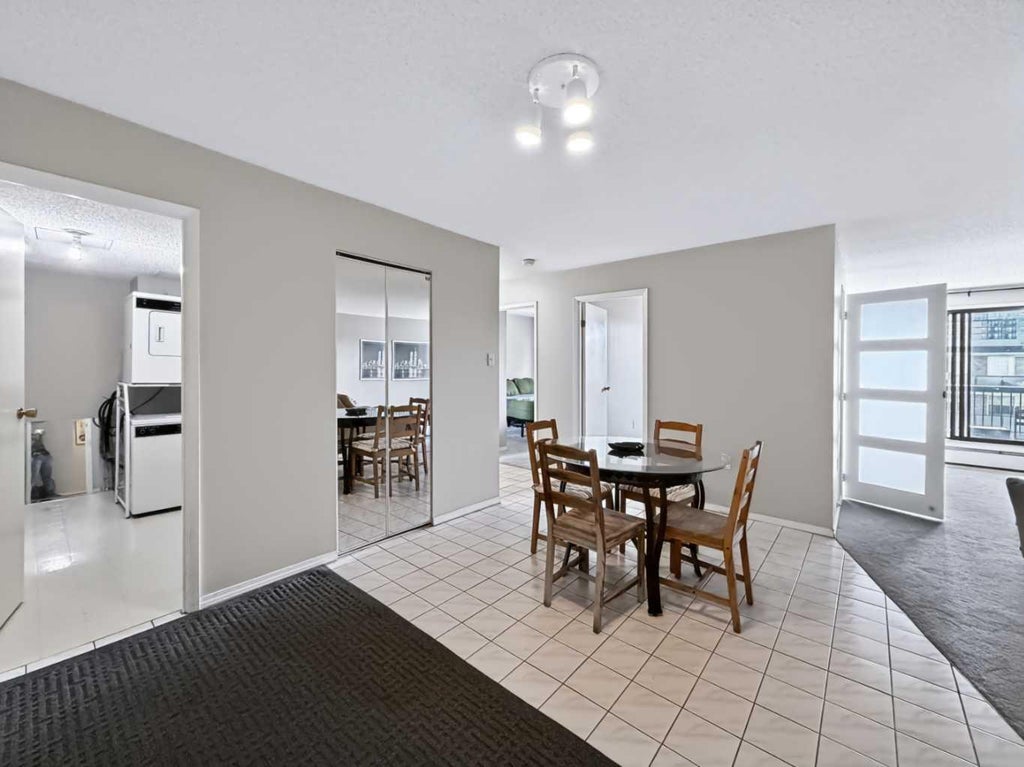 Photo of 718 12 Avenue SW #704, Calgary, AB T2R 0H7 (MLS # A2344671)