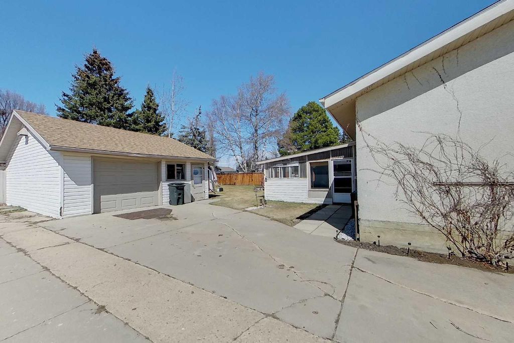 Photo of 312 12 Street SE, Slave Lake, AB T0G 2A3 (MLS # A2307648)