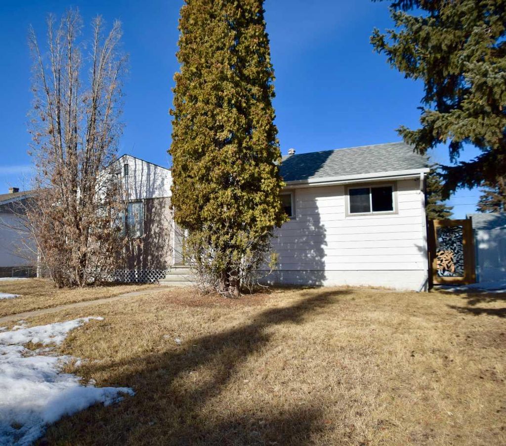 Photo of 5532 35 Street, Red Deer, AB T4N 0S4 (MLS # A2287172)