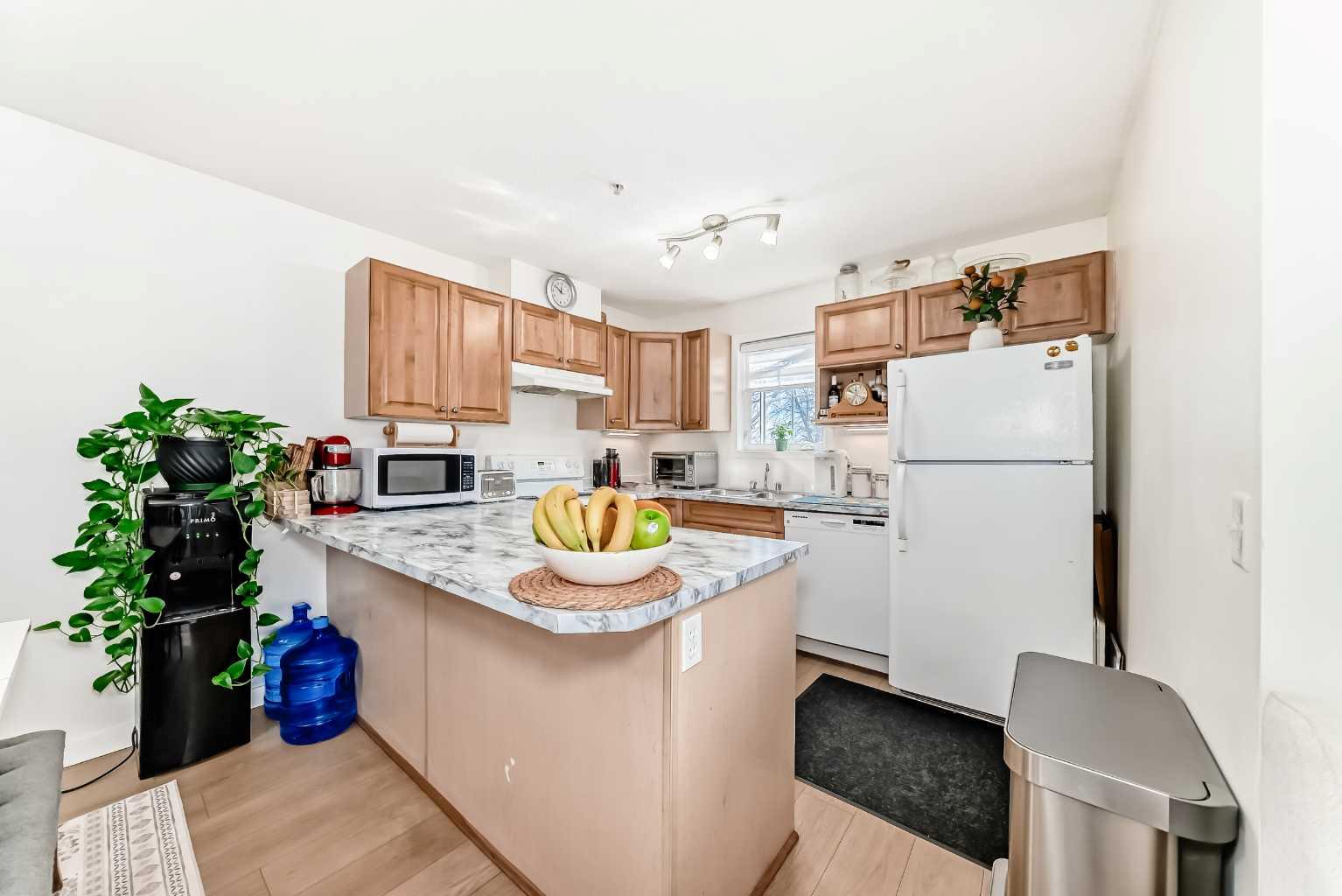 174 Railway Street N 106