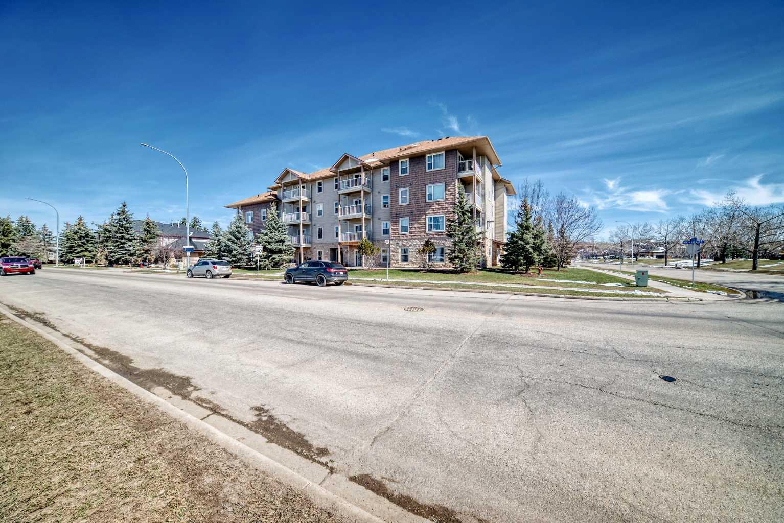 174 Railway Street N 106