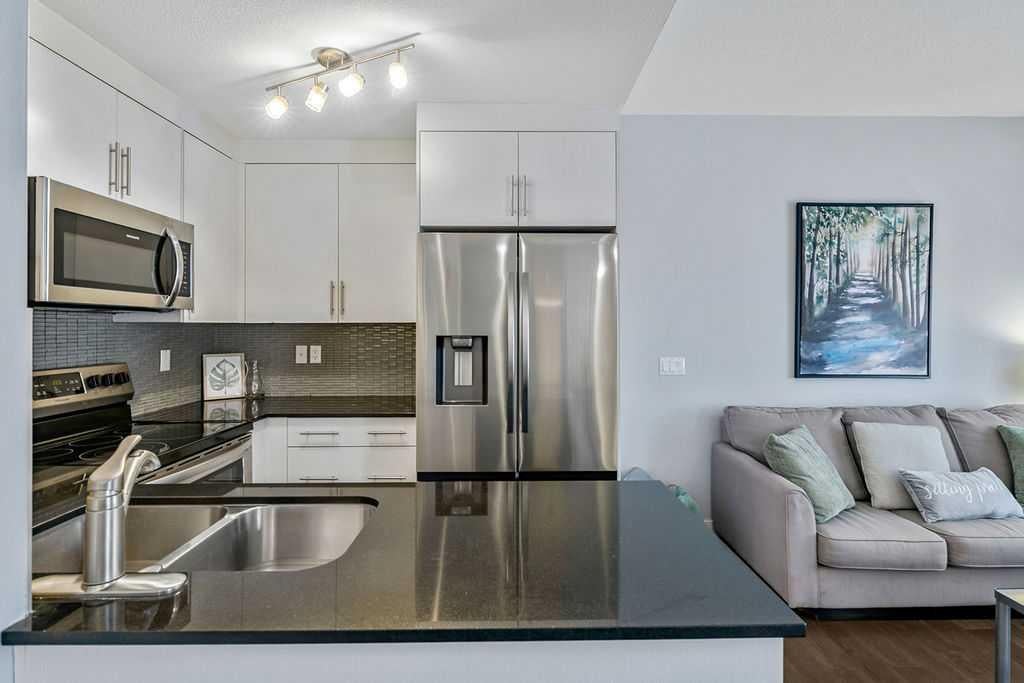 22 West Coach Manor SW