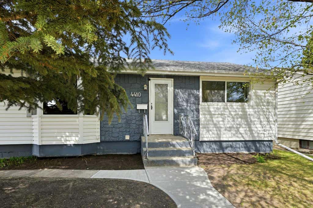 Photo of 4410 40A Avenue, Red Deer, AB T4N 2X4 (MLS # A2320818)