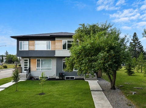 Photo of 637 14 Avenue NE, Calgary, AB T2E 1G1 (MLS # A2336120)