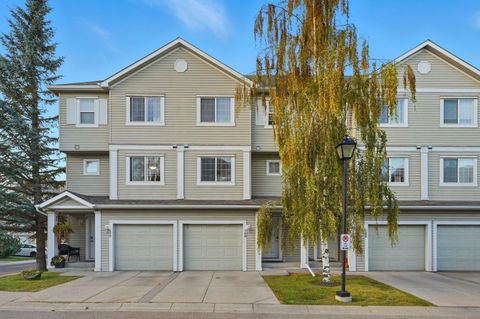 168 copperfield Court SE Calgary AB T2Z 4Z3