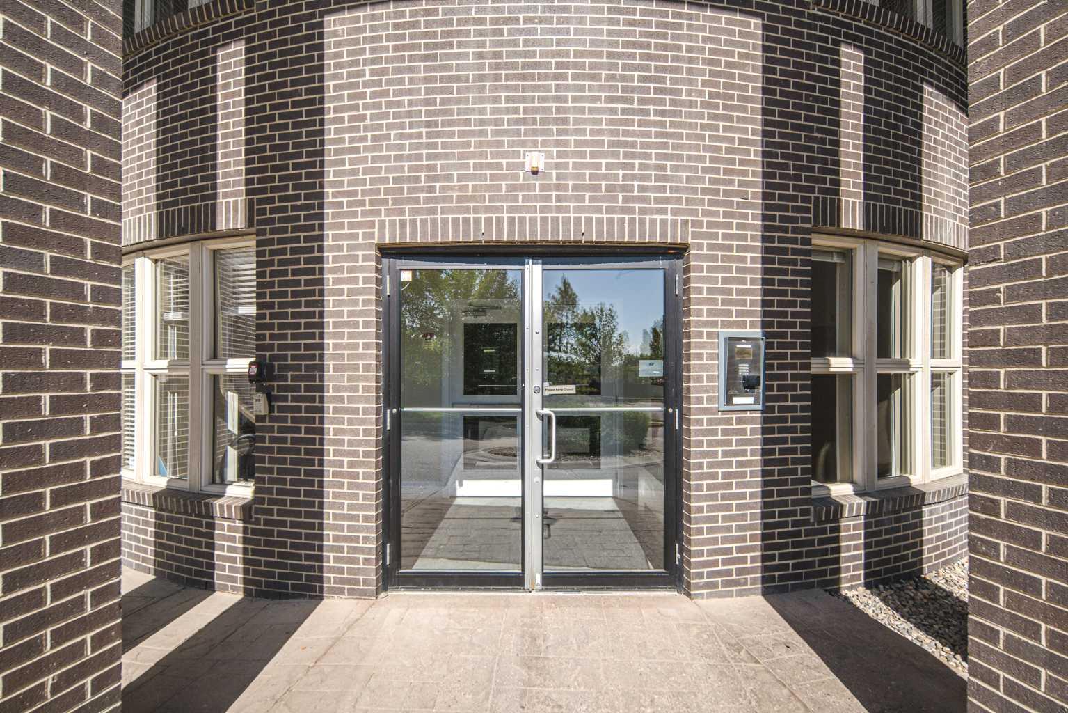 88 Arbour Lake Road NW 203