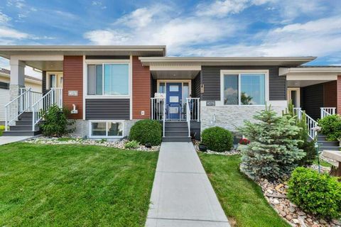 Photo of 4078 Ryders Ridge Boulevard, Sylvan Lake, AB T4S 0T5 (MLS # A2325035)