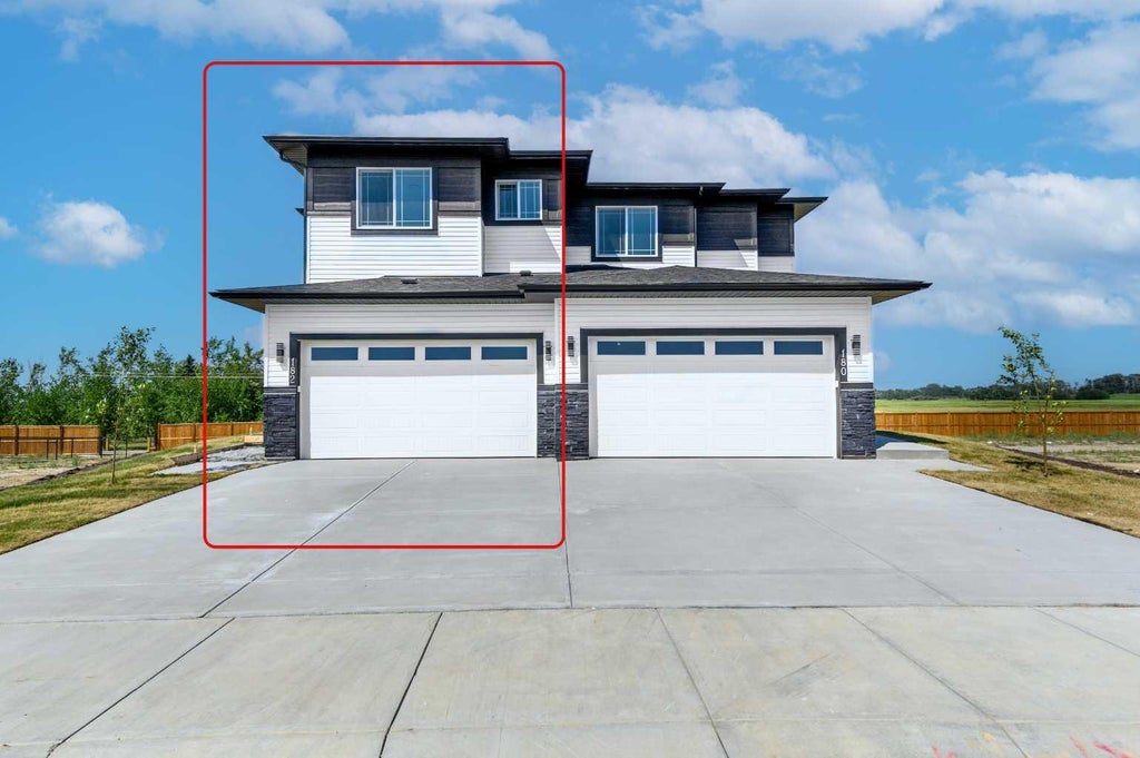 Photo of 182 Lakewood Crescent, Strathmore, AB T0J 1Y0 (MLS # A2355401)