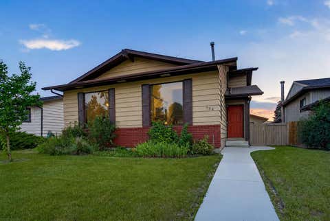 Photo of 196 Suncrest Way SE, Calgary, AB T2X 1W4 (MLS # A2338459)