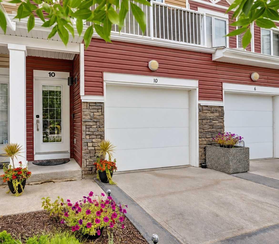 10 Chaparral Ridge Park SE