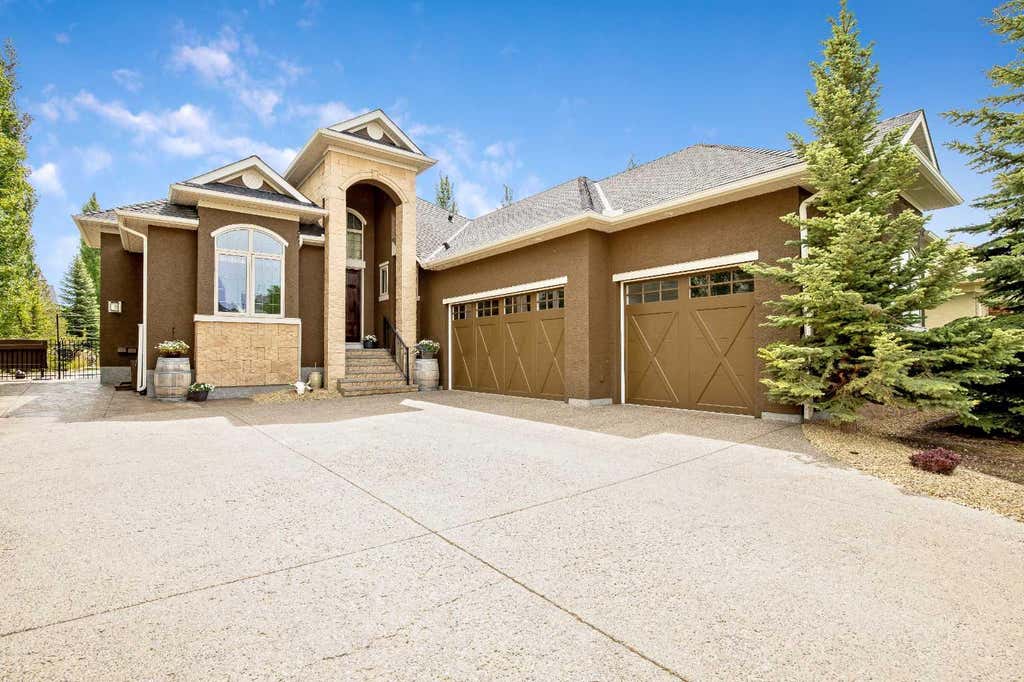 Photo of 150 Cimarron Drive, Okotoks, AB T1S 2P3 (MLS # A2321398)