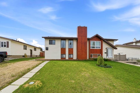 Photo of 15 Mclean Street, Red Deer, AB T4R 1T6 (MLS # A2319642)