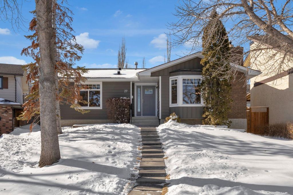 Photo of 27 Berwick Place NW, Calgary, AB T3K 1C6 (MLS # A2289362)