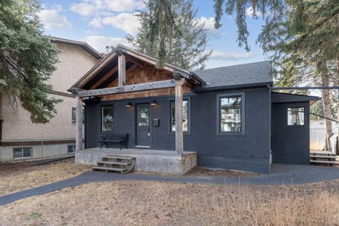 7511 36 Avenue NW Calgary AB T3B 1V2