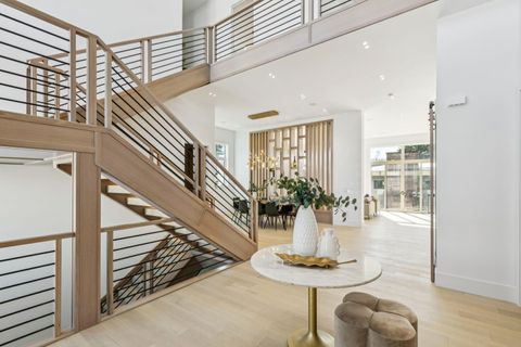 2613 6 Avenue NW Calgary AB T2N 0X8