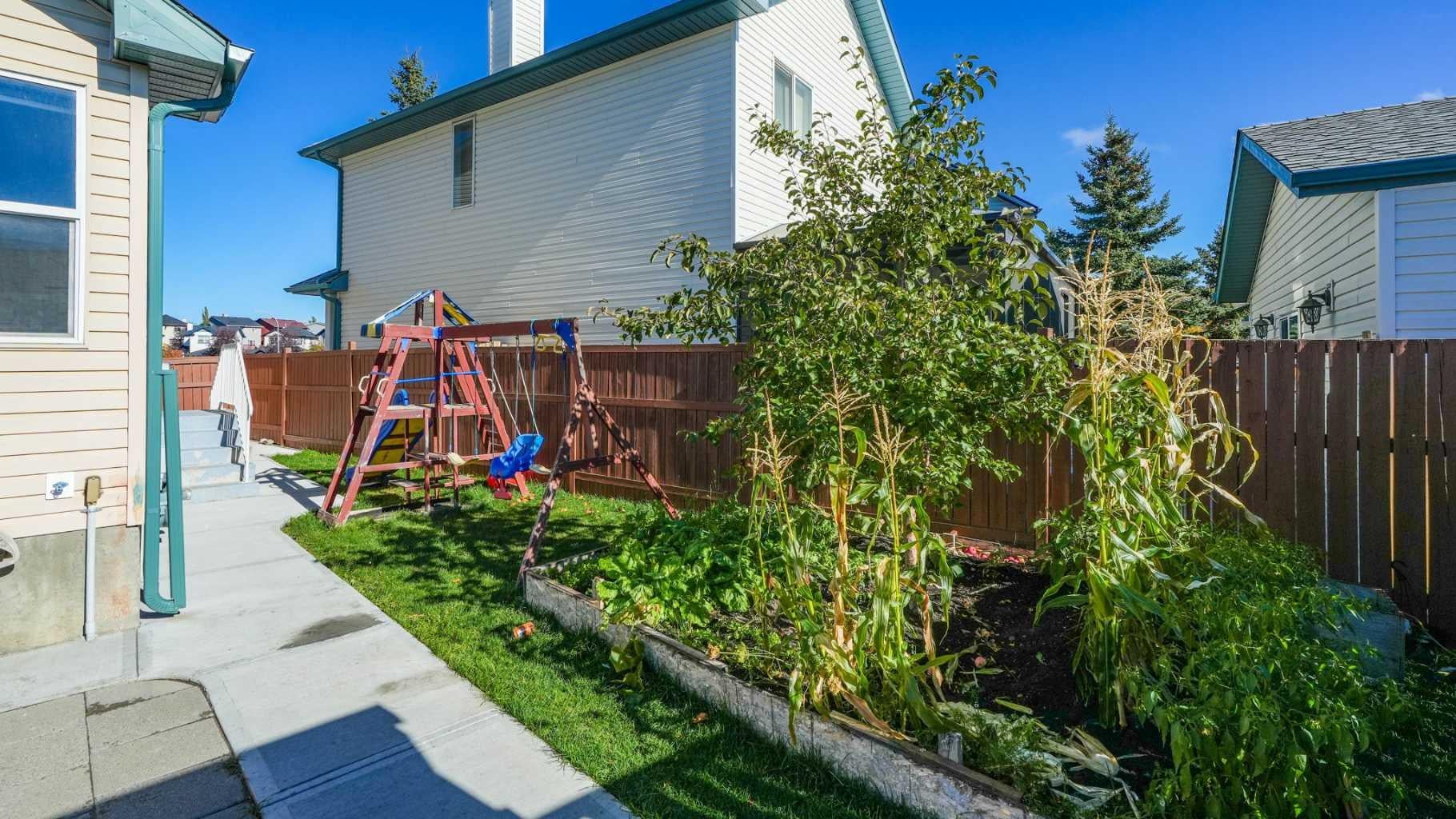 291 Taravista Street NE