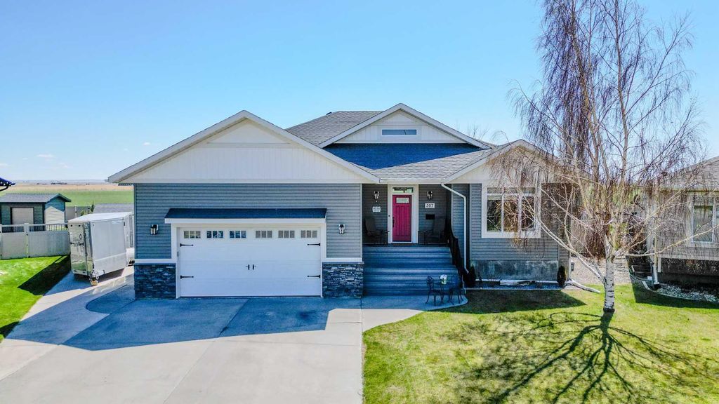 Photo of 397 S 250 W, Raymond, AB T0K 2S0 (MLS # A2304696)