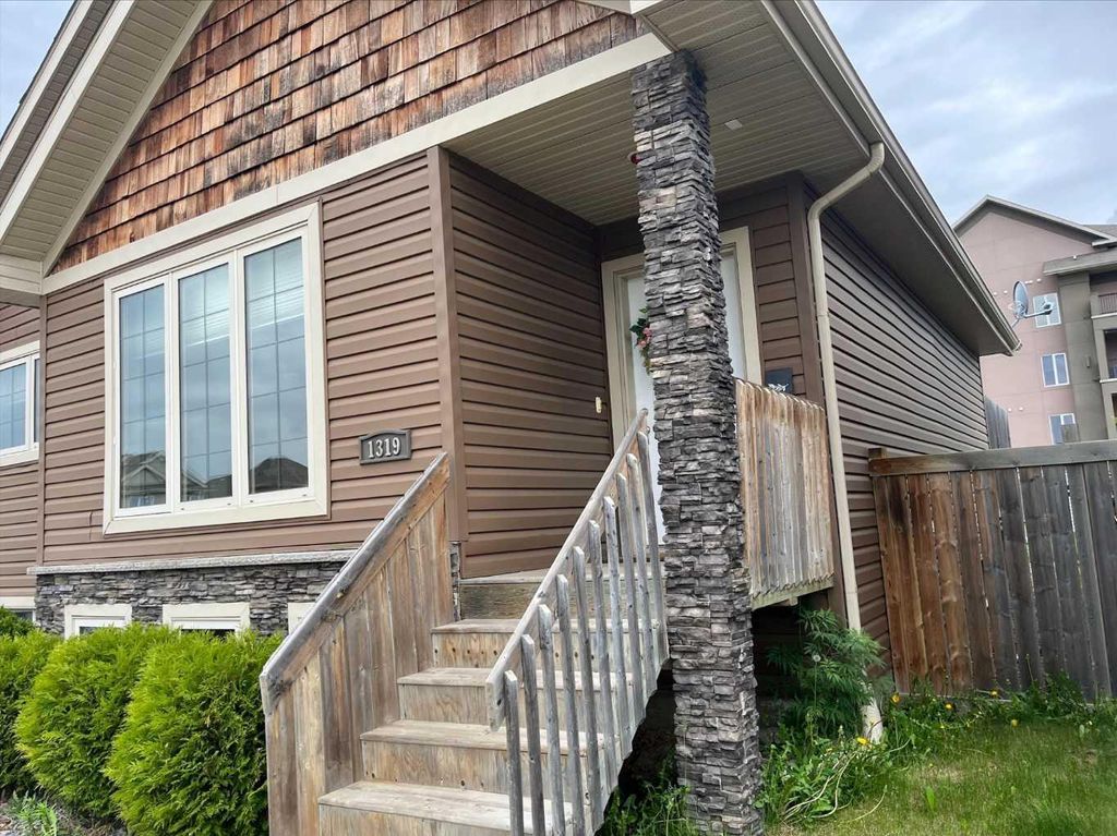 Photo of 1319 54 AVENUE, Lloydminster, AB T9V 2K1 (MLS # A2331889)