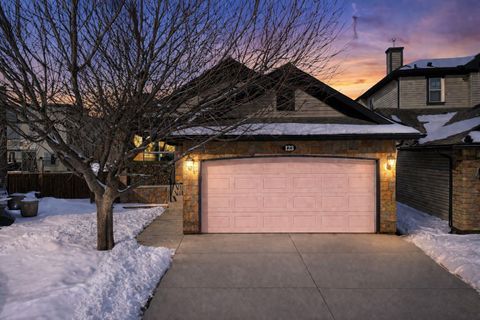 123 Kincora View NW Calgary AB T3R 1M1