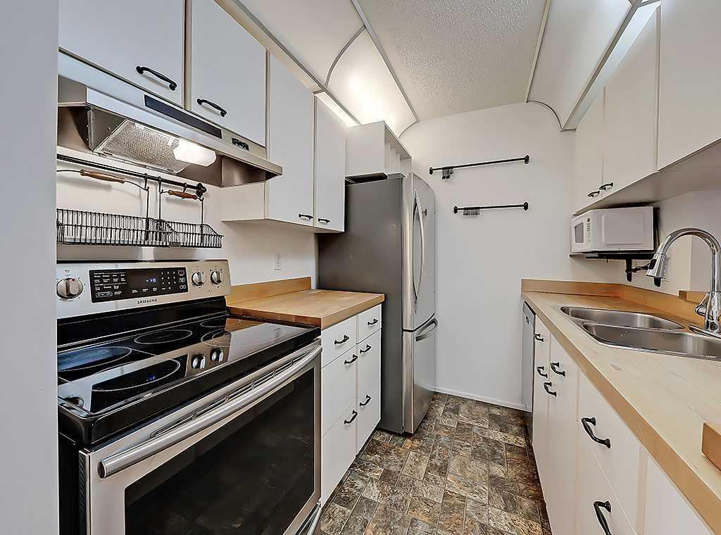 21 Dover Point SE 301