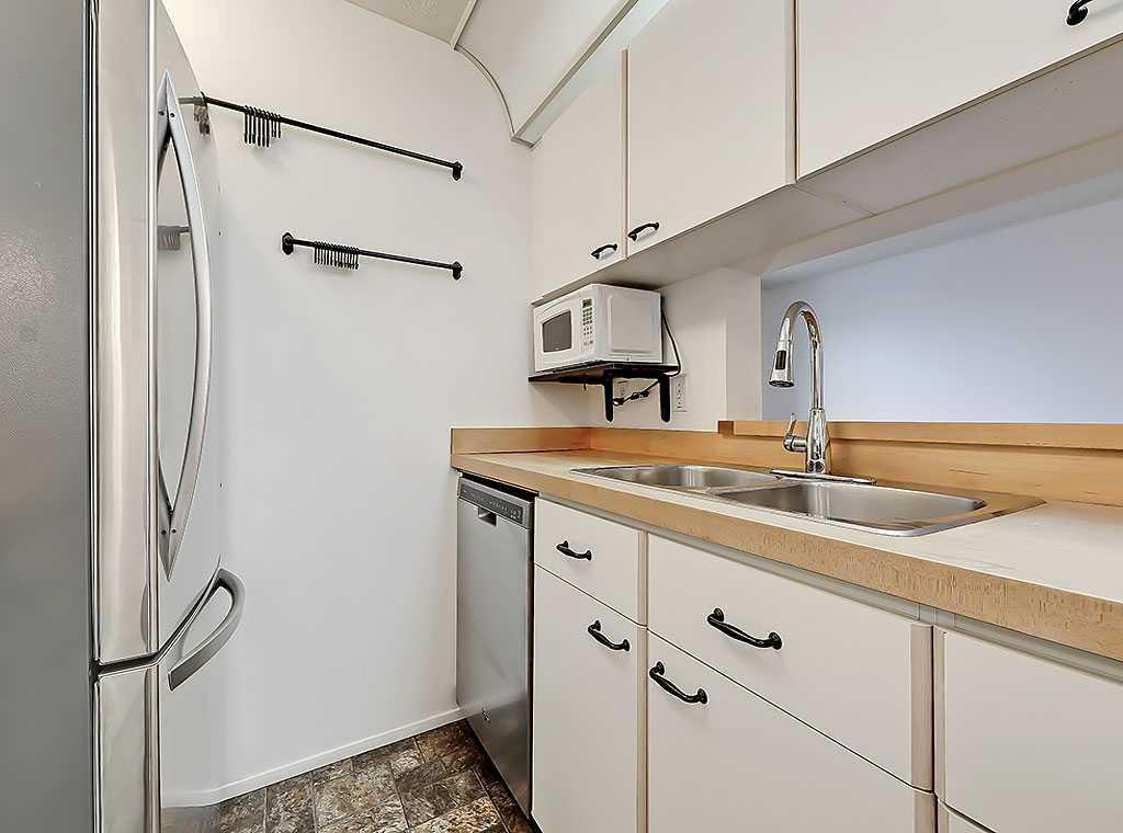 21 Dover Point SE 301