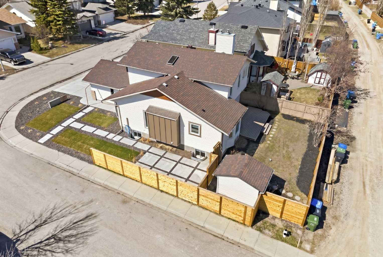 42 Sunvista Crescent SE