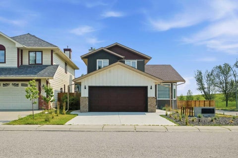 Photo of 42 Sunvista Crescent SE, Calgary, AB T2X 3G2 (MLS # A2335567)