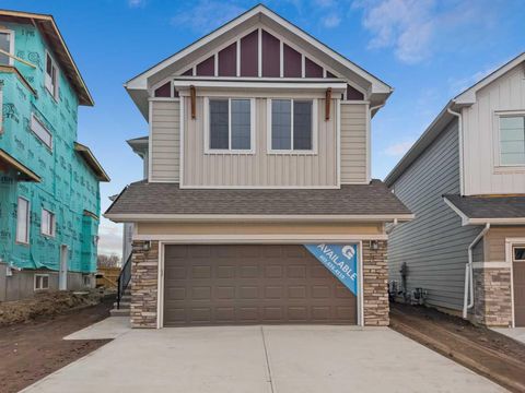 Photo of 128 Versant Point SW, Calgary, AB T2Y 0N5 (MLS # A2269425)