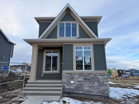 247 Annette Villas NW Calgary AB T3R 2K5