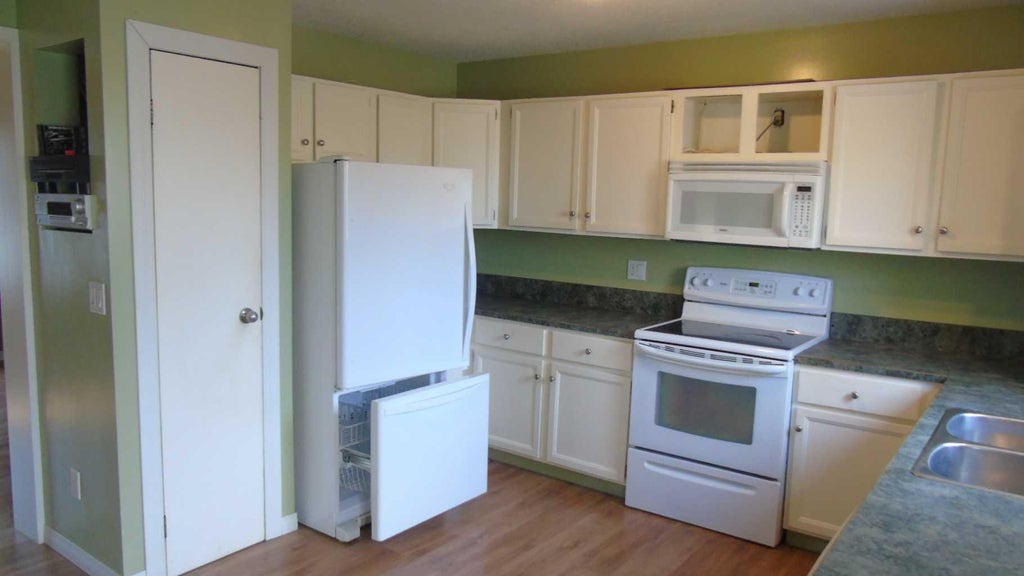 Photo of 613 10 Street, Fort Macleod, AB T0L 0Z0 (MLS # A2355405)