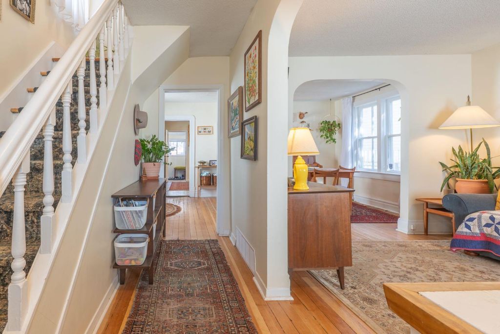 Photo of 870 Balmoral Street SE, Medicine Hat, AB T1A 0W5 (MLS # A2300827)