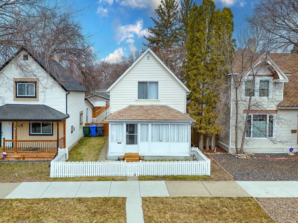 Photo of 870 Balmoral Street SE, Medicine Hat, AB T1A 0W5 (MLS # A2300827)