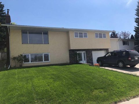 Photo of 132 Lodgepole Drive, Hinton, AB T7V 1E4 (MLS # A2315782)