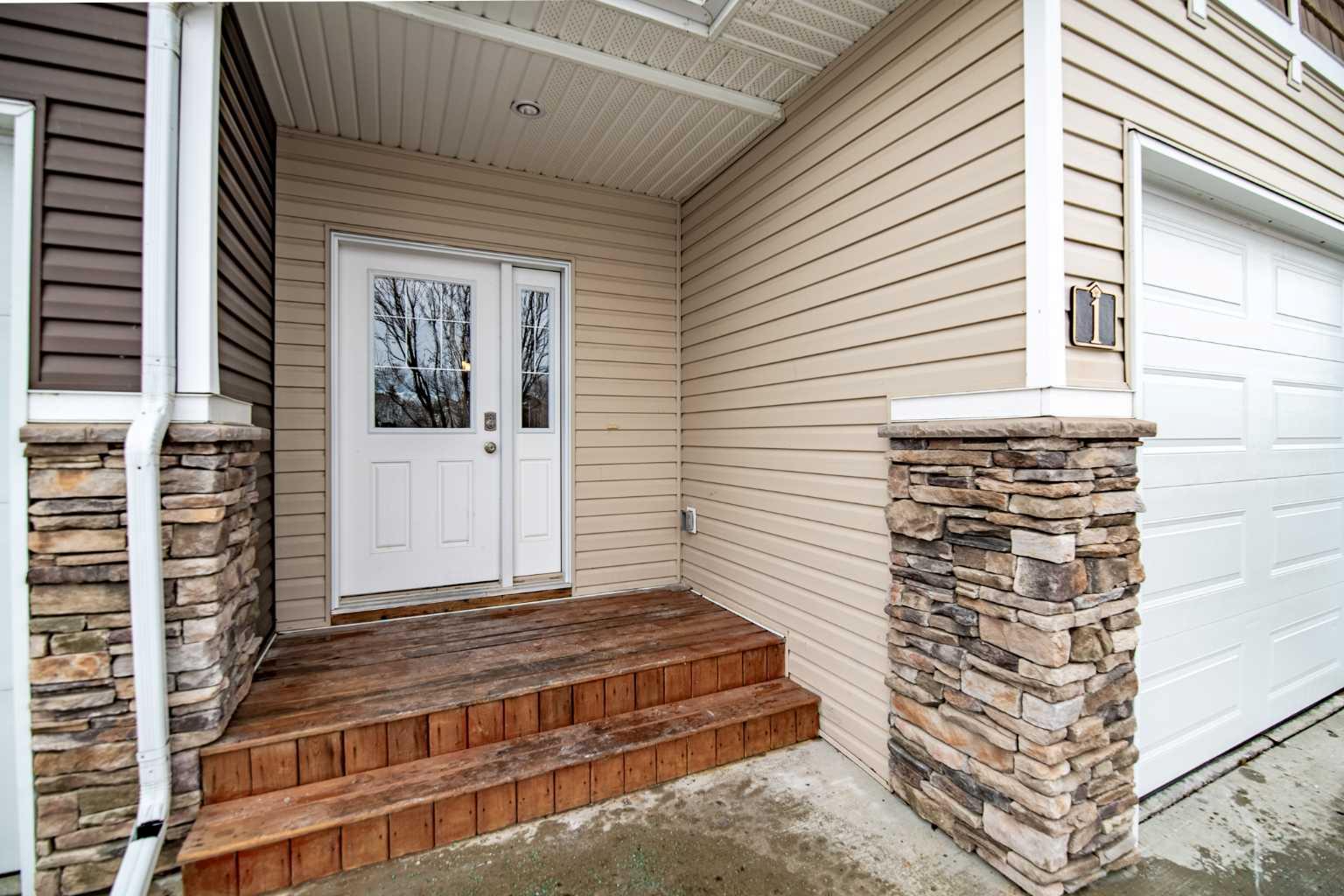 5301 Windward Place 1