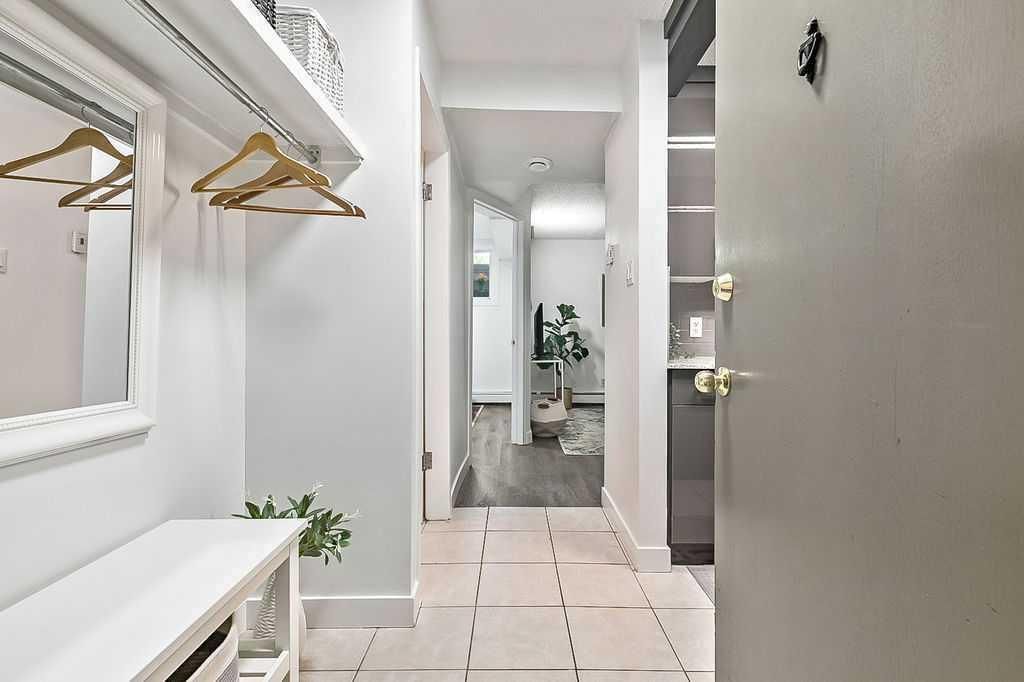 Photo of 4328 4 Street NW #205, Calgary, AB T2K 1A2 (MLS # A2292175)