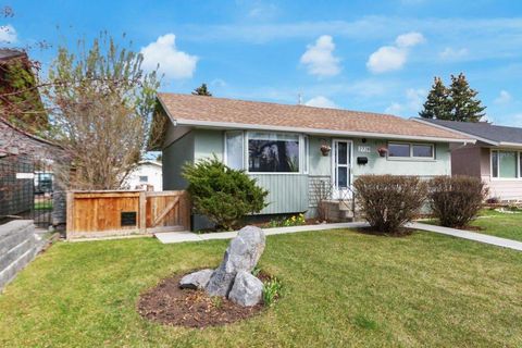 Photo of 2728 45 Street SW, Calgary, AB T3E 3Y4 (MLS # A2309311)
